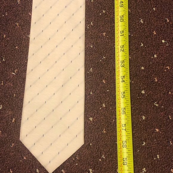 Louis Vuitton Tie/ Blush - Picture 10 of 11